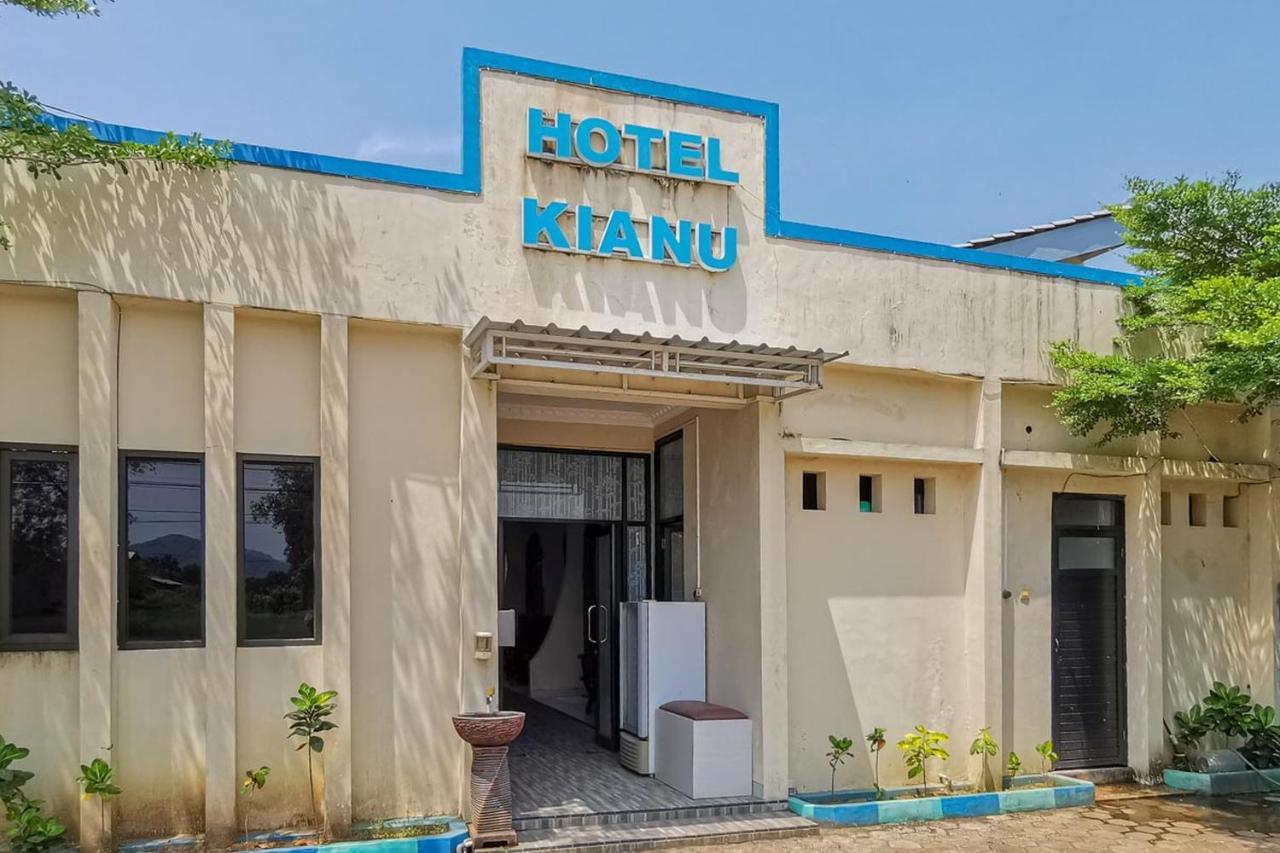 Hotel Reddoorz Near Pantai Pancer Door Pacitan Exteriér fotografie