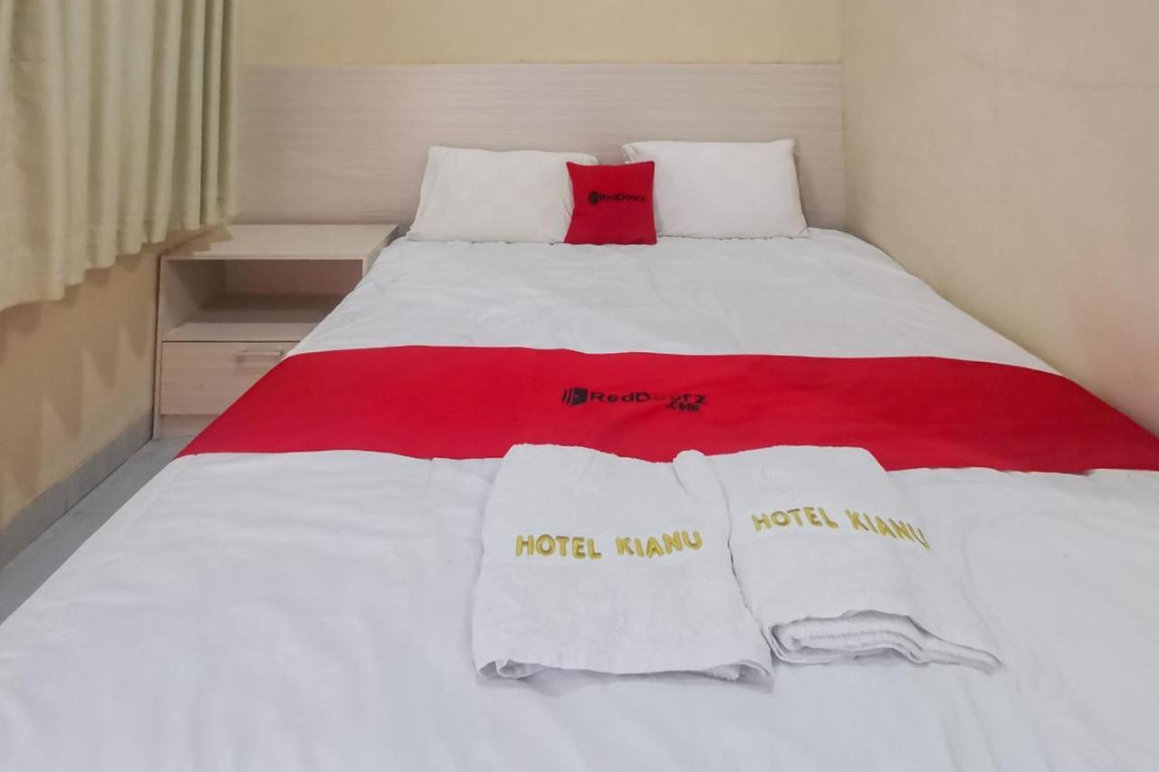 Hotel Reddoorz Near Pantai Pancer Door Pacitan Exteriér fotografie