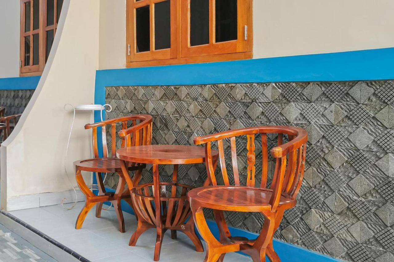 Hotel Reddoorz Near Pantai Pancer Door Pacitan Exteriér fotografie